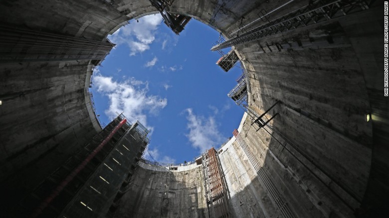 3/8 The Crossrail project is a scheme which has been toyed with for many years. In 1974 the London Rail Study gave a name to the idea of 'Crossrail', but it was decades before it became a reality